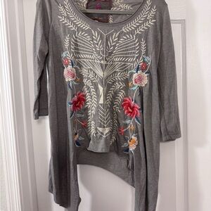 Johnny Was Gray Embroidered T-Shirt with Floral Design